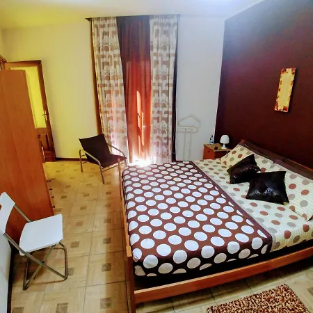 Nyaraló Planet Bronte